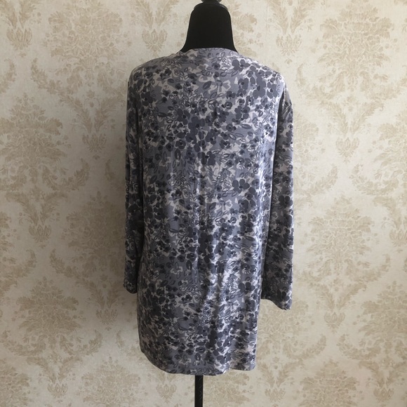 Classics by Liz Claiborne top - Picture 4 of 9